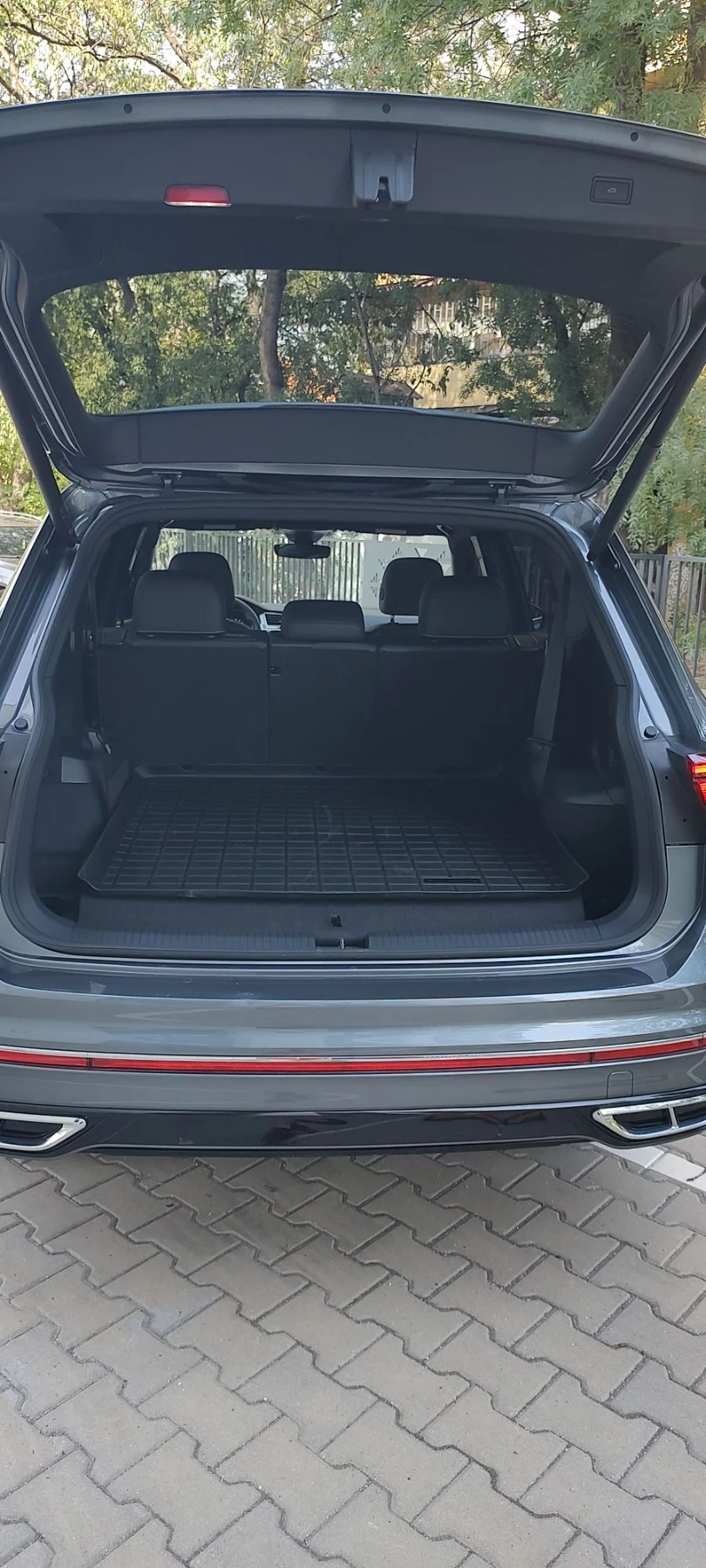 VW Tiguan R-Line/360/XL/Black  /ОБДУХВАНЕ/7МЕСТА#, снимка 5 - Автомобили и джипове - 55939676