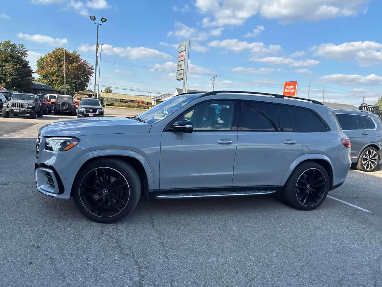 Mercedes-Benz GLS580 | CARFAX | БЕЗ ИНЦИДЕНТИ, снимка 3 - Автомобили и джипове - 56321967