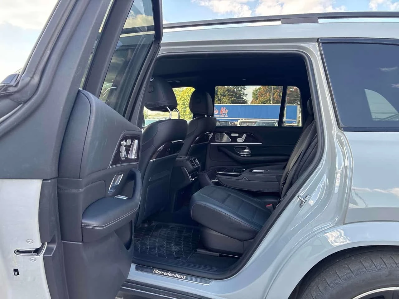 Mercedes-Benz GLS580 | CARFAX | БЕЗ ИНЦИДЕНТИ, снимка 16 - Автомобили и джипове - 56321967