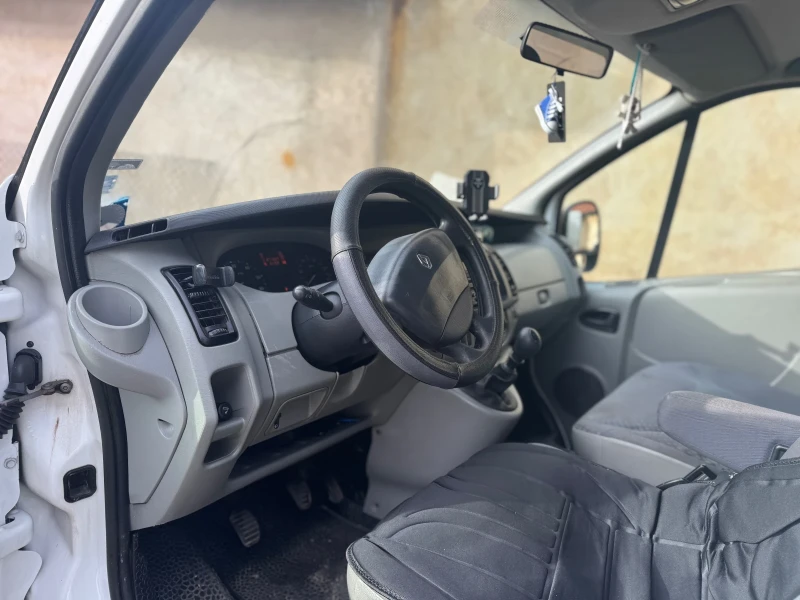 Renault Trafic 2.0DTI 90HP 2009, снимка 11 - Бусове и автобуси - 48646209