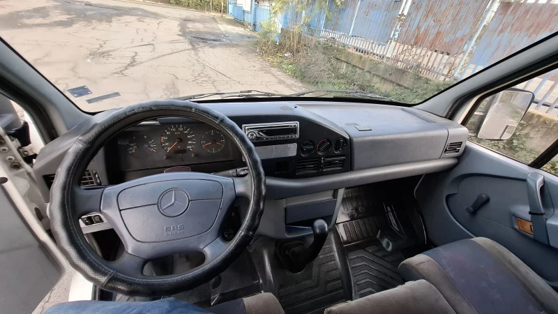 Mercedes-Benz Sprinter 208 НОВИ МАСЛА И ГУМИ, снимка 6 - Бусове и автобуси - 52938660