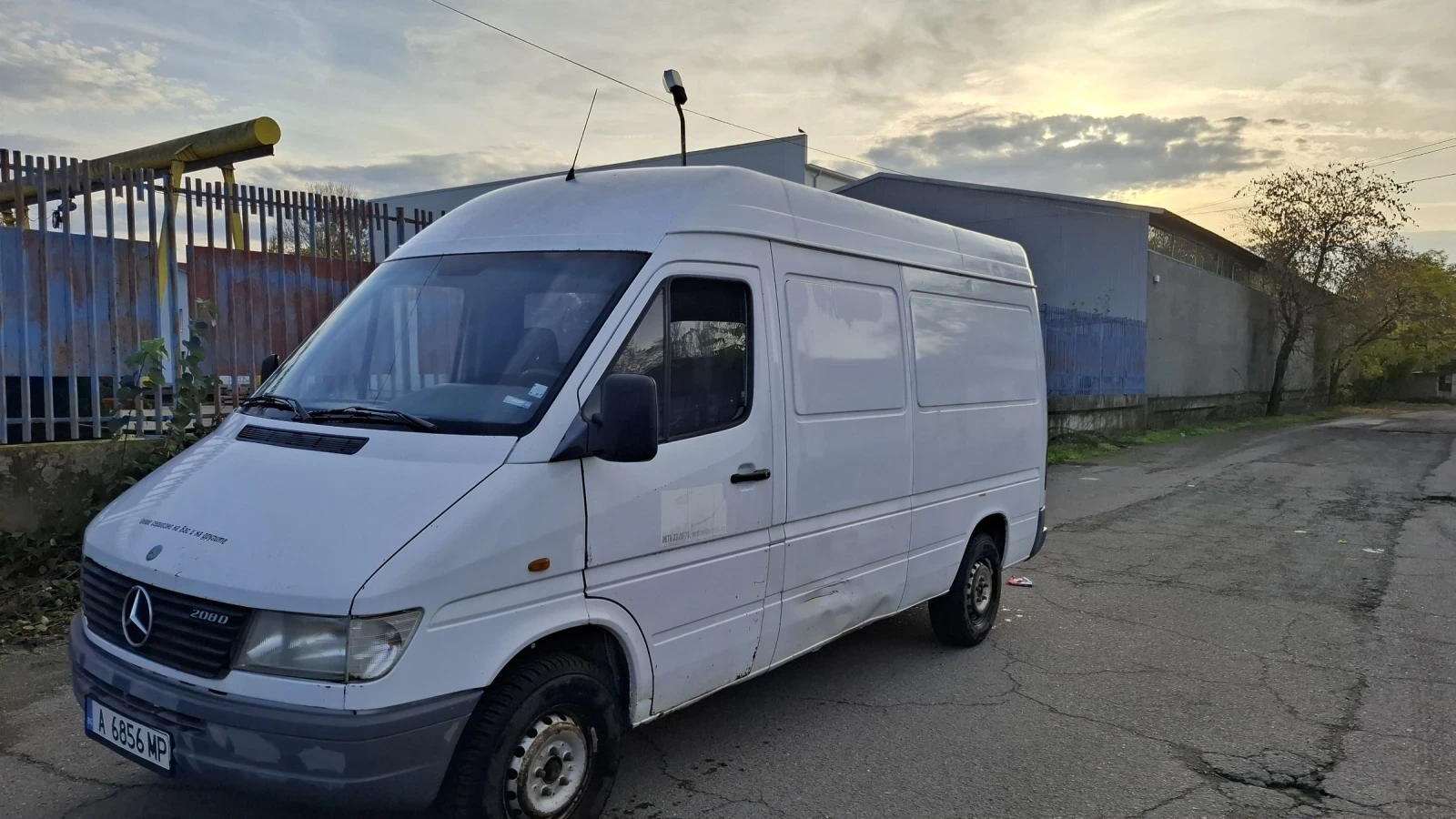 Mercedes-Benz Sprinter 208 НОВИ МАСЛА И ГУМИ - изображение 3