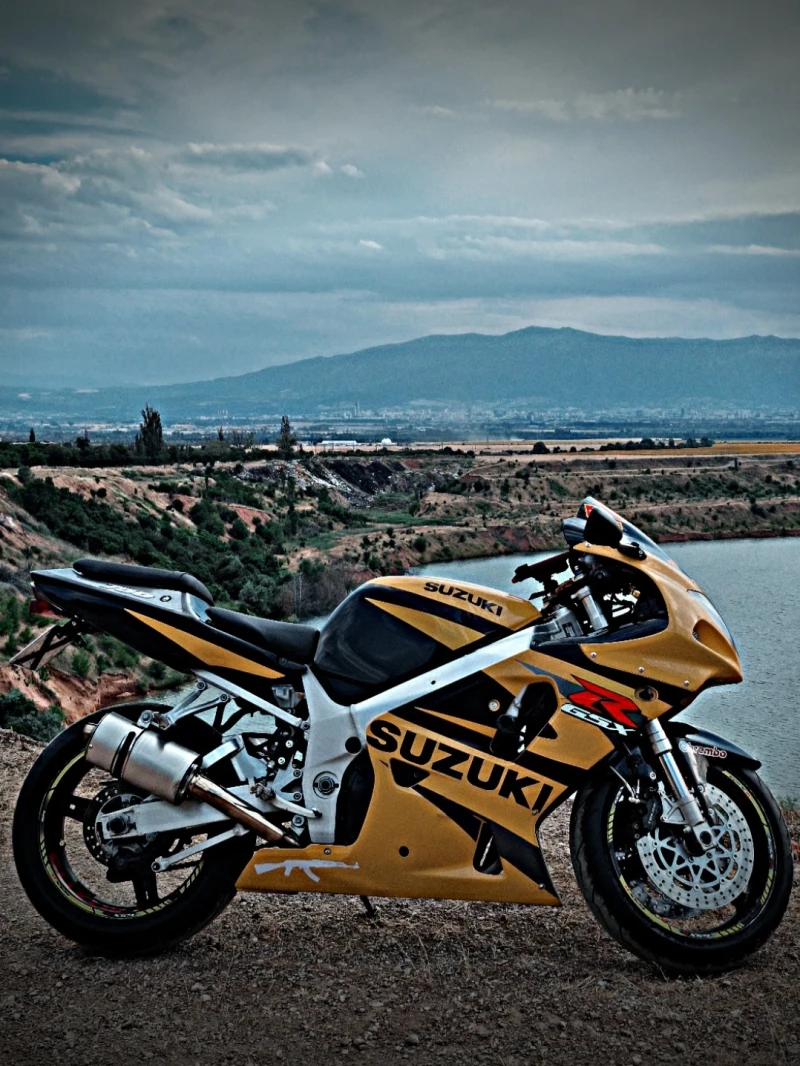 Suzuki Gsxr 750, снимка 3 - Мотоциклети и мототехника - 51783955