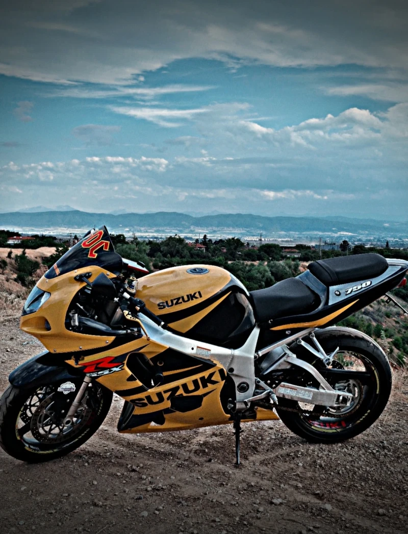 Suzuki Gsxr 750, снимка 4 - Мотоциклети и мототехника - 51783955