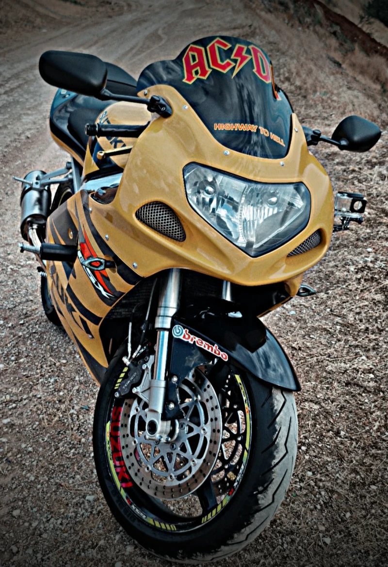 Suzuki Gsxr 750, снимка 2 - Мотоциклети и мототехника - 51783955