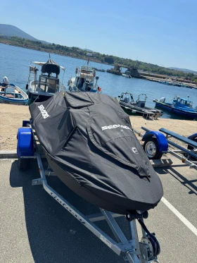 Джет Bombardier Sea Doo GTR230, снимка 6 - Воден транспорт - 52915403