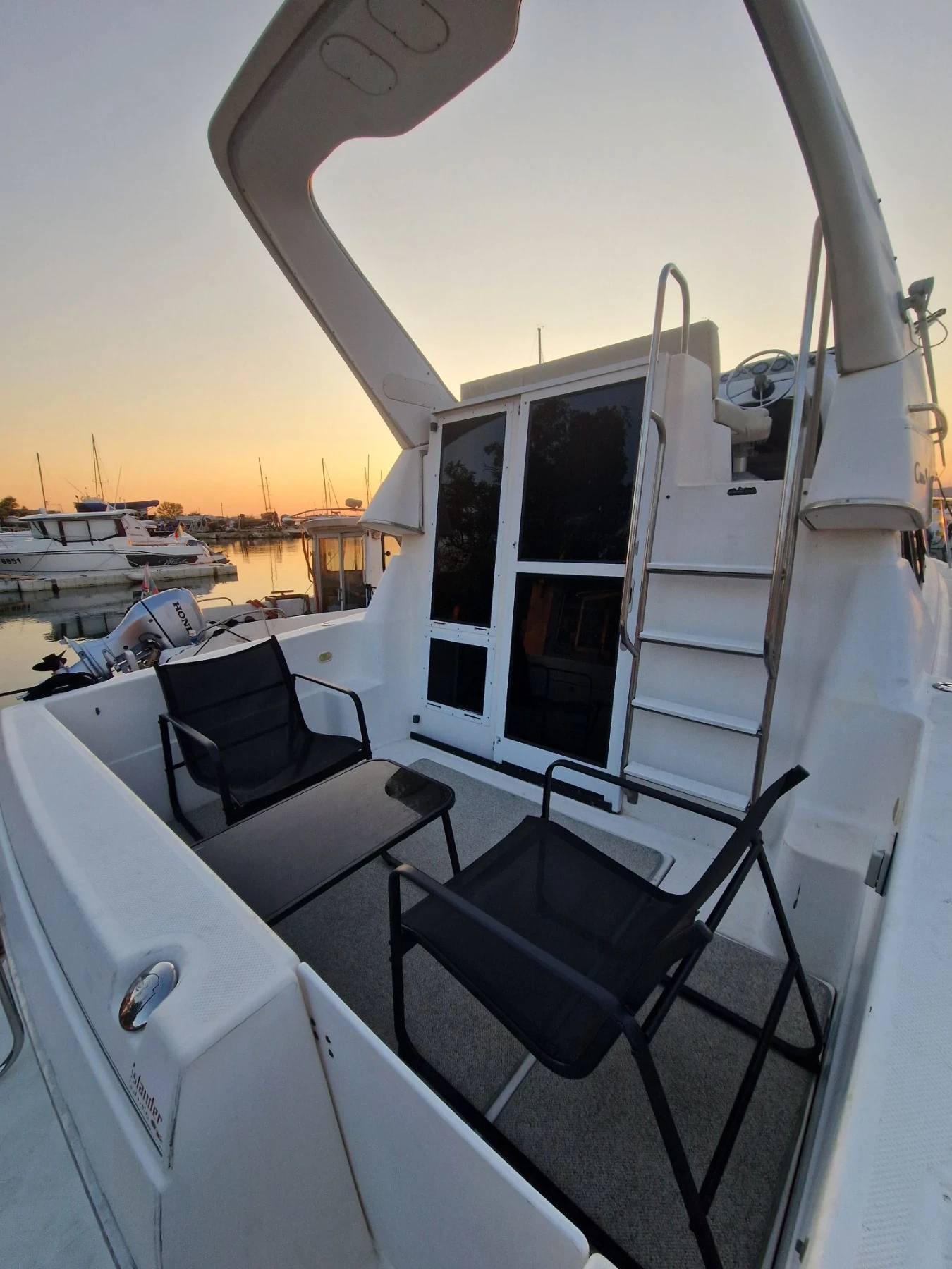 Моторна яхта Bayliner Bayliner ciera 2858 , снимка 17 - Воден транспорт - 55560054