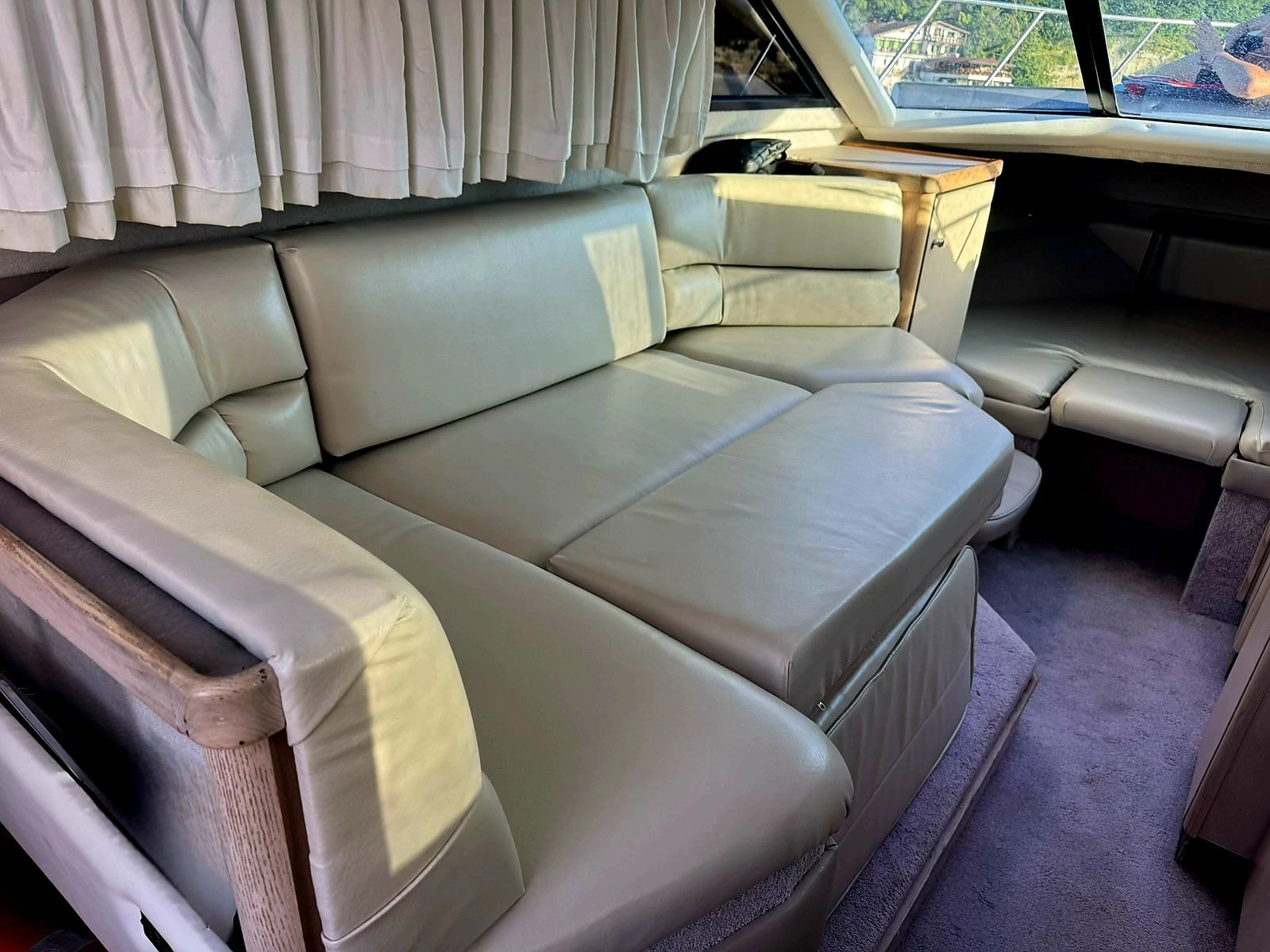 Моторна яхта Bayliner Bayliner ciera 2858 , снимка 14 - Воден транспорт - 55560054