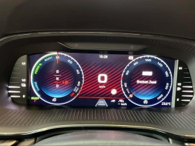 Skoda Octavia RS* 2.0 TSI* DSG* PLUG-IN* DISTR* KEYLESS* , снимка 8