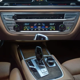 BMW 750 i xDrive , снимка 10