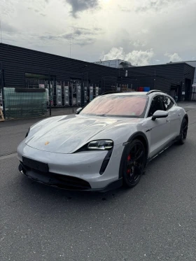 ������ Porsche Taycan