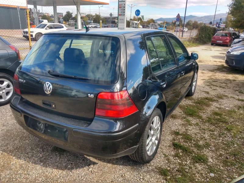 VW Golf 1.6 I, снимка 9 - Автомобили и джипове - 47622535