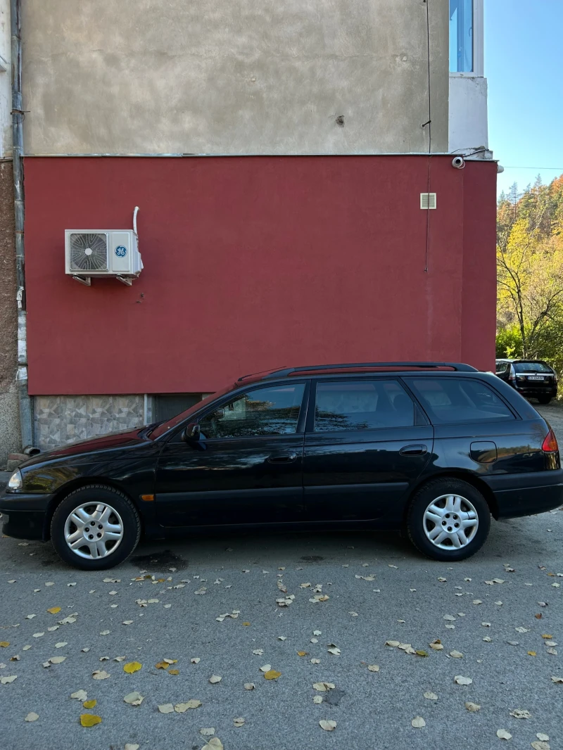 Toyota Avensis 2.0 TD, снимка 3 - Автомобили и джипове - 47869949