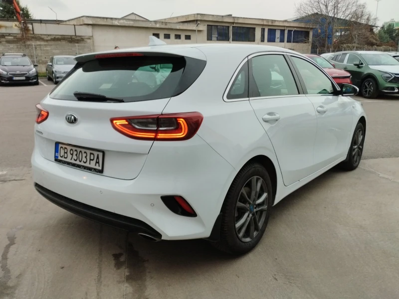 Kia Ceed 1.6 crdi ГАРАНЦИЯ, снимка 4 - Автомобили и джипове - 48249687