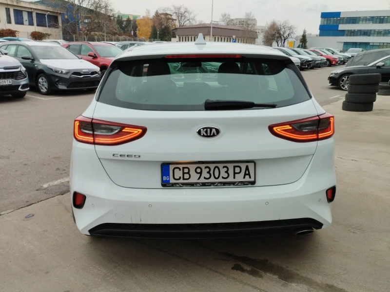 Kia Ceed 1.6 crdi ГАРАНЦИЯ, снимка 5 - Автомобили и джипове - 48249687