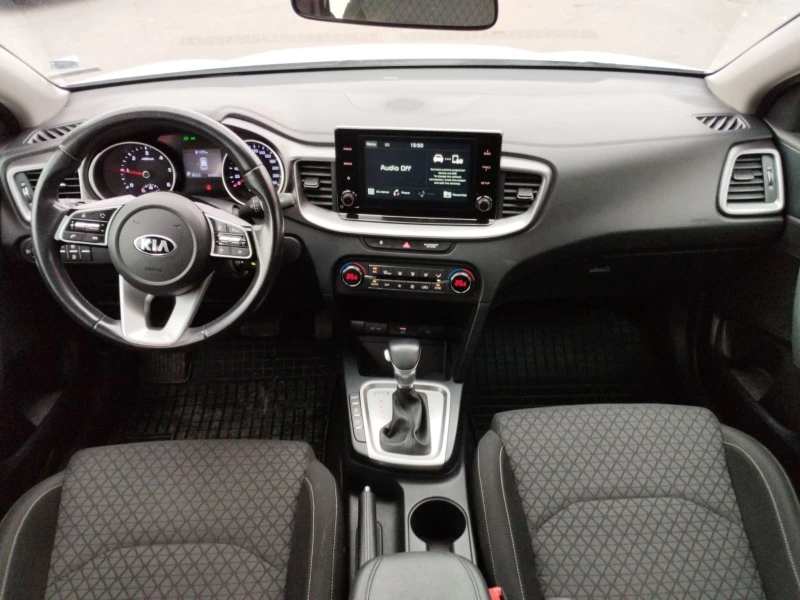 Kia Ceed 1.6 crdi ГАРАНЦИЯ, снимка 8 - Автомобили и джипове - 48249687