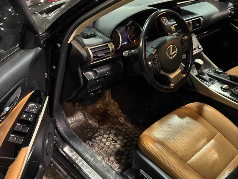 Lexus IS 300 * 4dr Sdn AWD * CARFAX * БЕЗ ПЪРВОНАЧАЛНА ВНОСКА, снимка 5 - Автомобили и джипове - 53215032