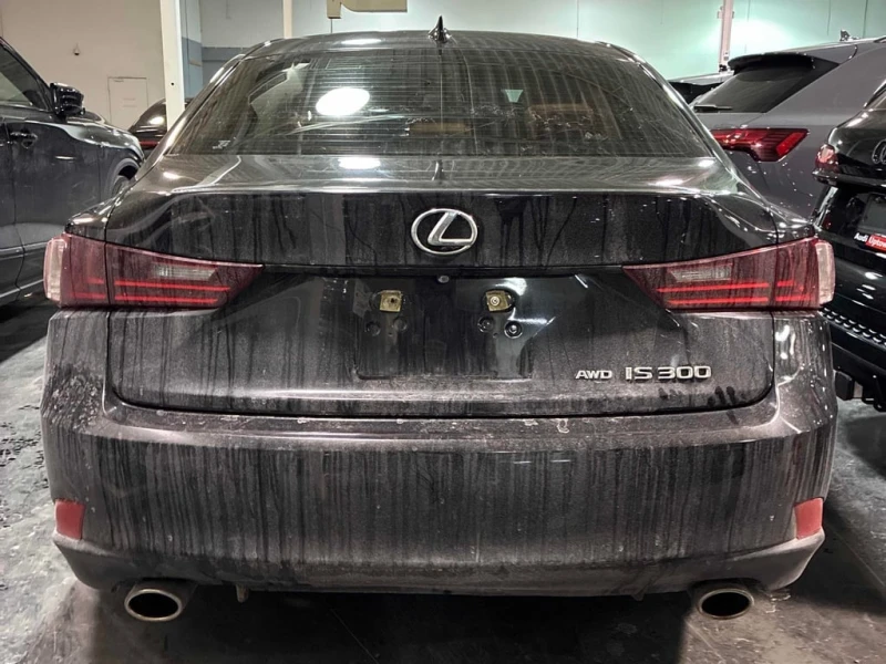 Lexus IS 300 * 4dr Sdn AWD * CARFAX * БЕЗ ПЪРВОНАЧАЛНА ВНОСКА, снимка 4 - Автомобили и джипове - 53215032