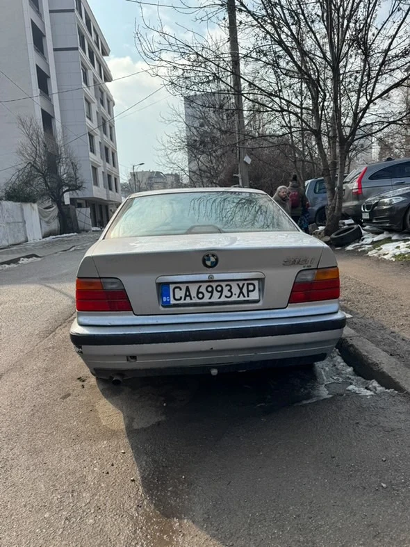 BMW 318, снимка 4 - Автомобили и джипове - 49352996