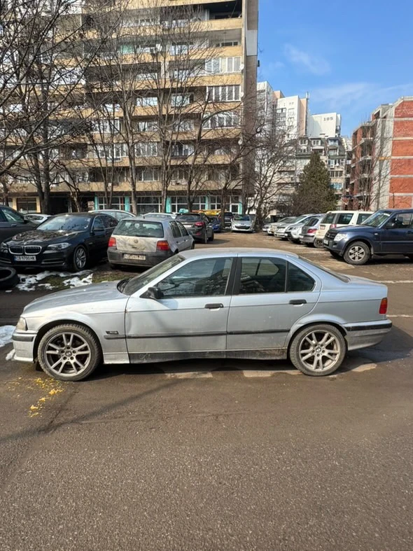 BMW 318, снимка 3 - Автомобили и джипове - 49352996