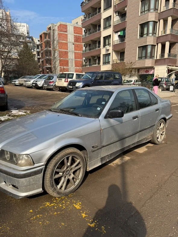 BMW 318, снимка 5 - Автомобили и джипове - 49352996