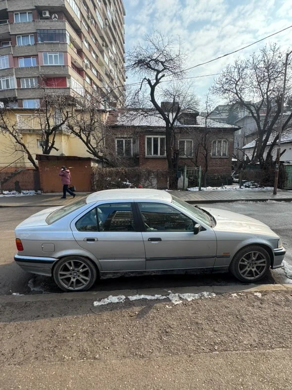 BMW 318, снимка 6 - Автомобили и джипове - 49352996