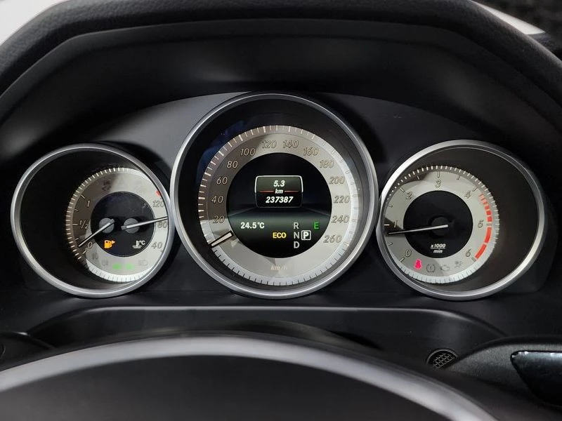 Mercedes-Benz E 220 E220 Bluetec Avantgarde Sport| 170к.с.| ВКЛ.ТЕХНОТ, снимка 8 - Автомобили и джипове - 55101220