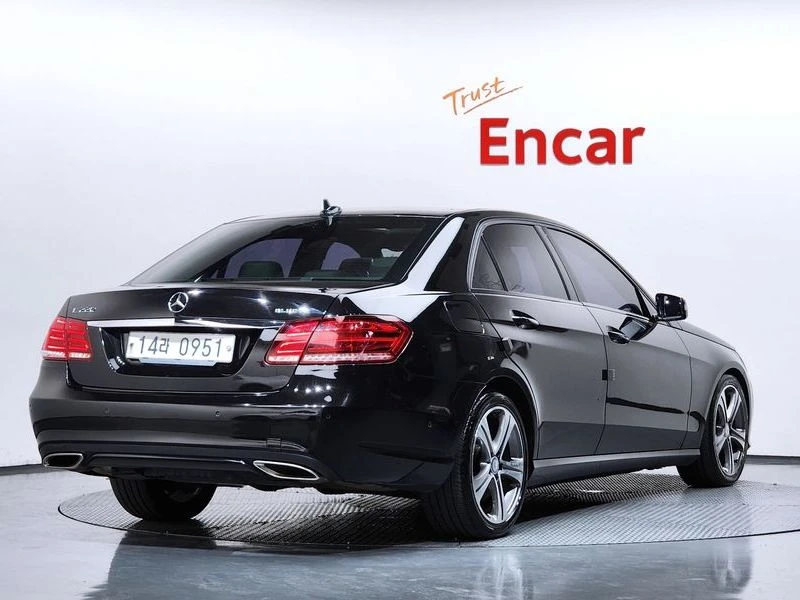Mercedes-Benz E 220 E220 Bluetec Avantgarde Sport| 170к.с.| ВКЛ.ТЕХНОТ, снимка 2 - Автомобили и джипове - 55101220