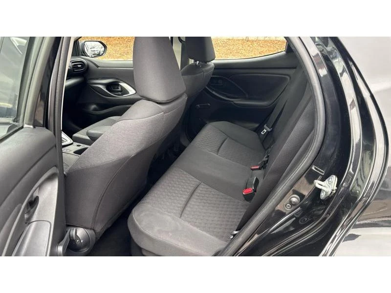 Toyota Yaris 1.5HSD ACTIVE, снимка 11 - Автомобили и джипове - 56494751
