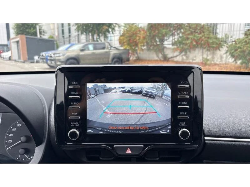 Toyota Yaris 1.5HSD ACTIVE, снимка 15 - Автомобили и джипове - 56494751