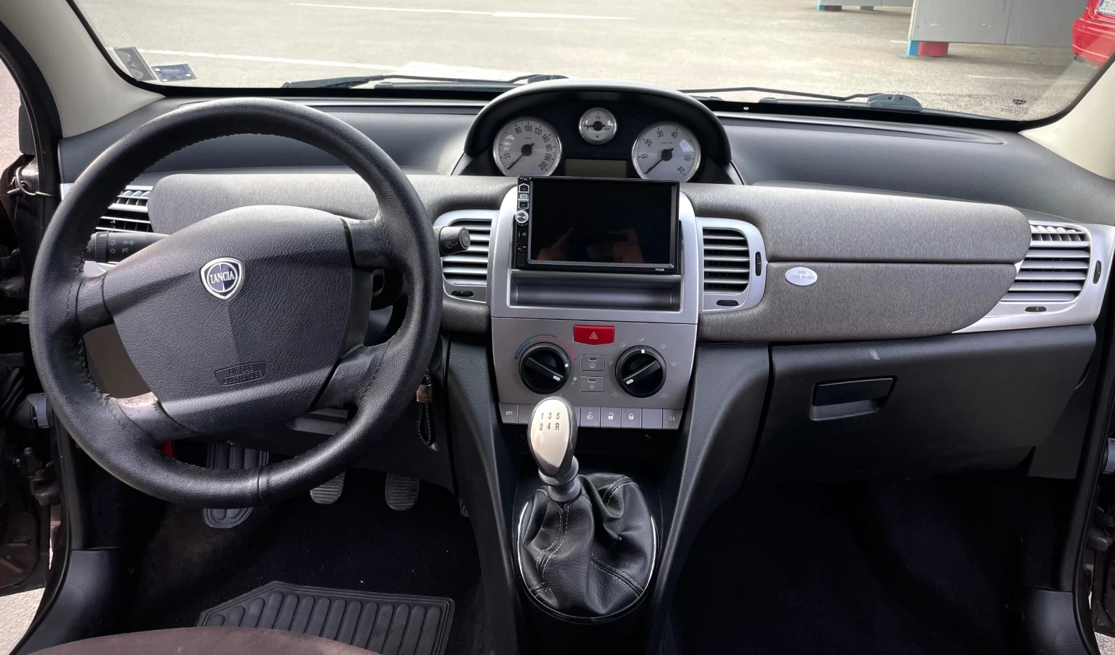 Lancia Ypsilon 1.4 LPG - изображение 10