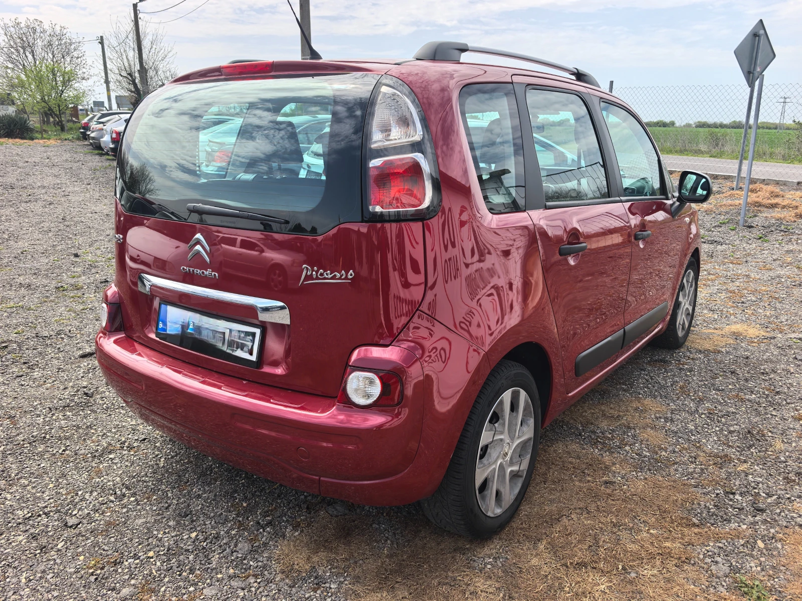 Citroen C3 Picasso 1.4i ГАЗ 123000км - изображение 5