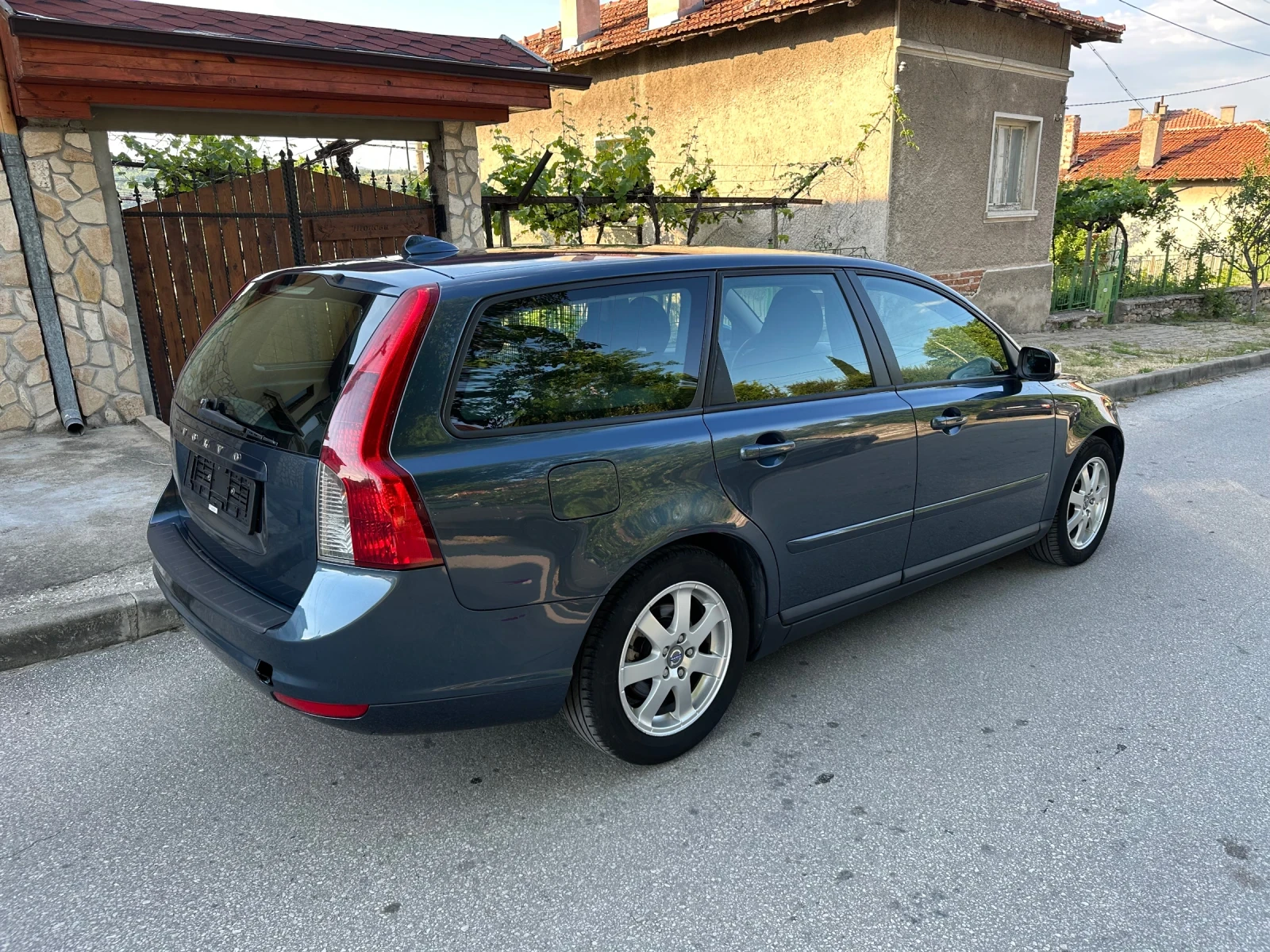 Volvo V50 1.8i + Газ Face - изображение 4