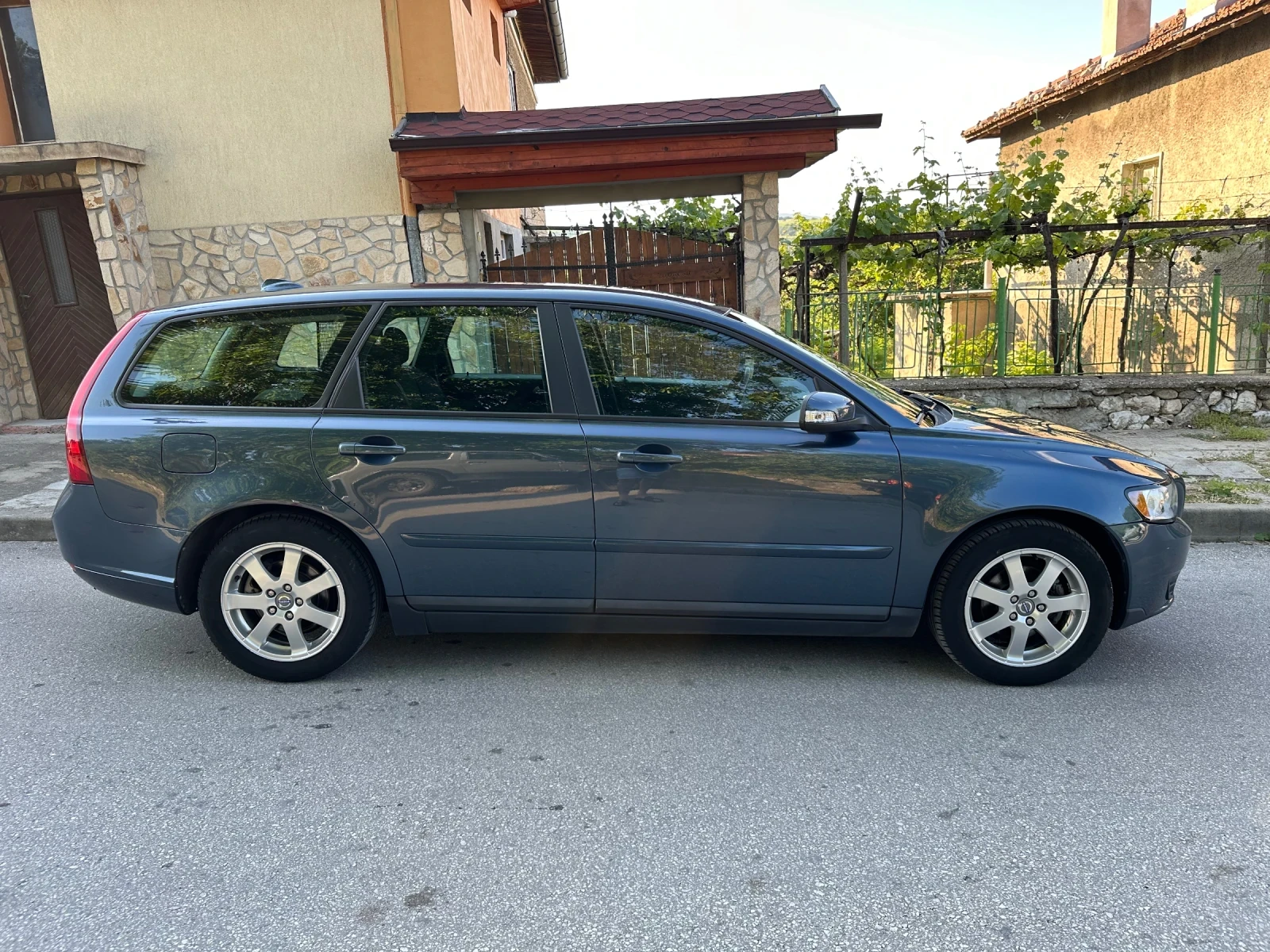 Volvo V50 1.8i + Газ Face - изображение 5