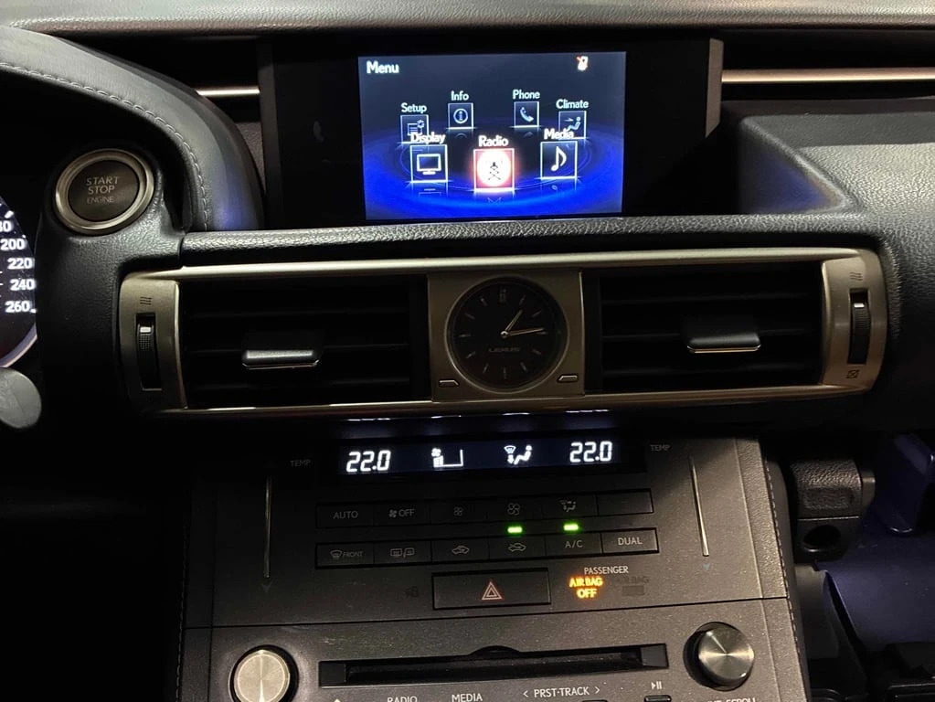 Lexus IS 300 * 4dr Sdn AWD * CARFAX * ��� ������������ ������ | Mobile.bg � ����������� 9