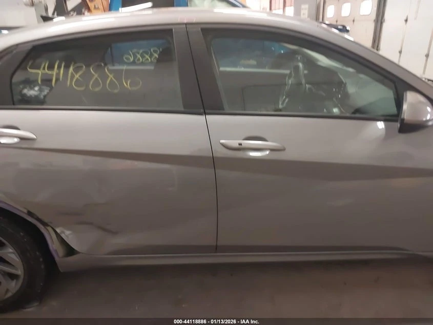 Hyundai Elantra * Hybrid Blue* BUY NOW* , снимка 13 - Автомобили и джипове - 54022722