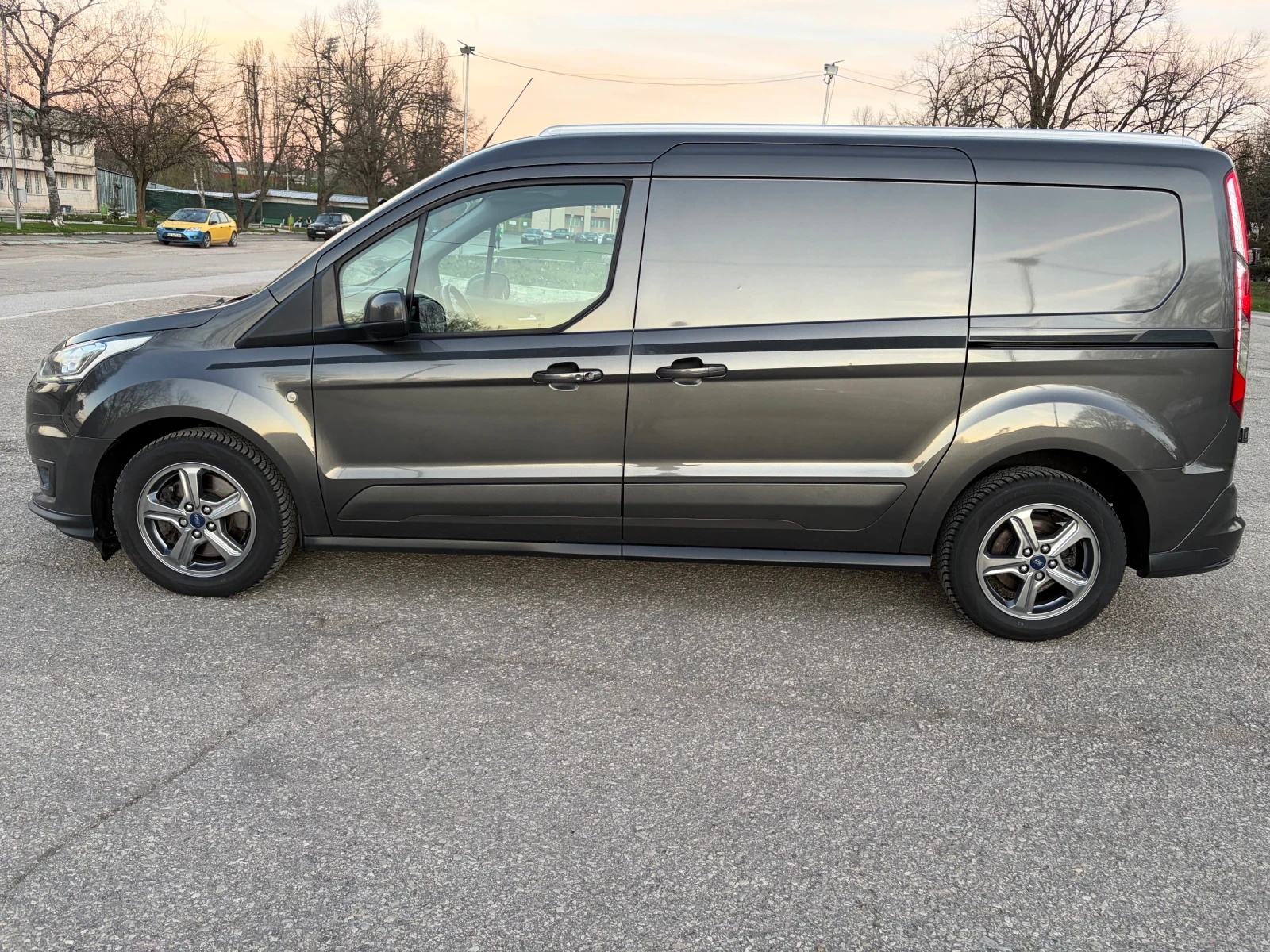 Ford Connect Titanium 1.5 TDCI 120 к.с., снимка 2 - Автомобили и джипове - 54115346