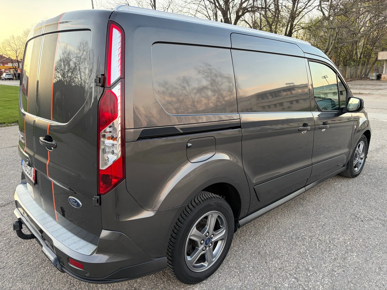 Ford Connect Titanium 1.5 TDCI 120 к.с., снимка 5 - Автомобили и джипове - 54115346