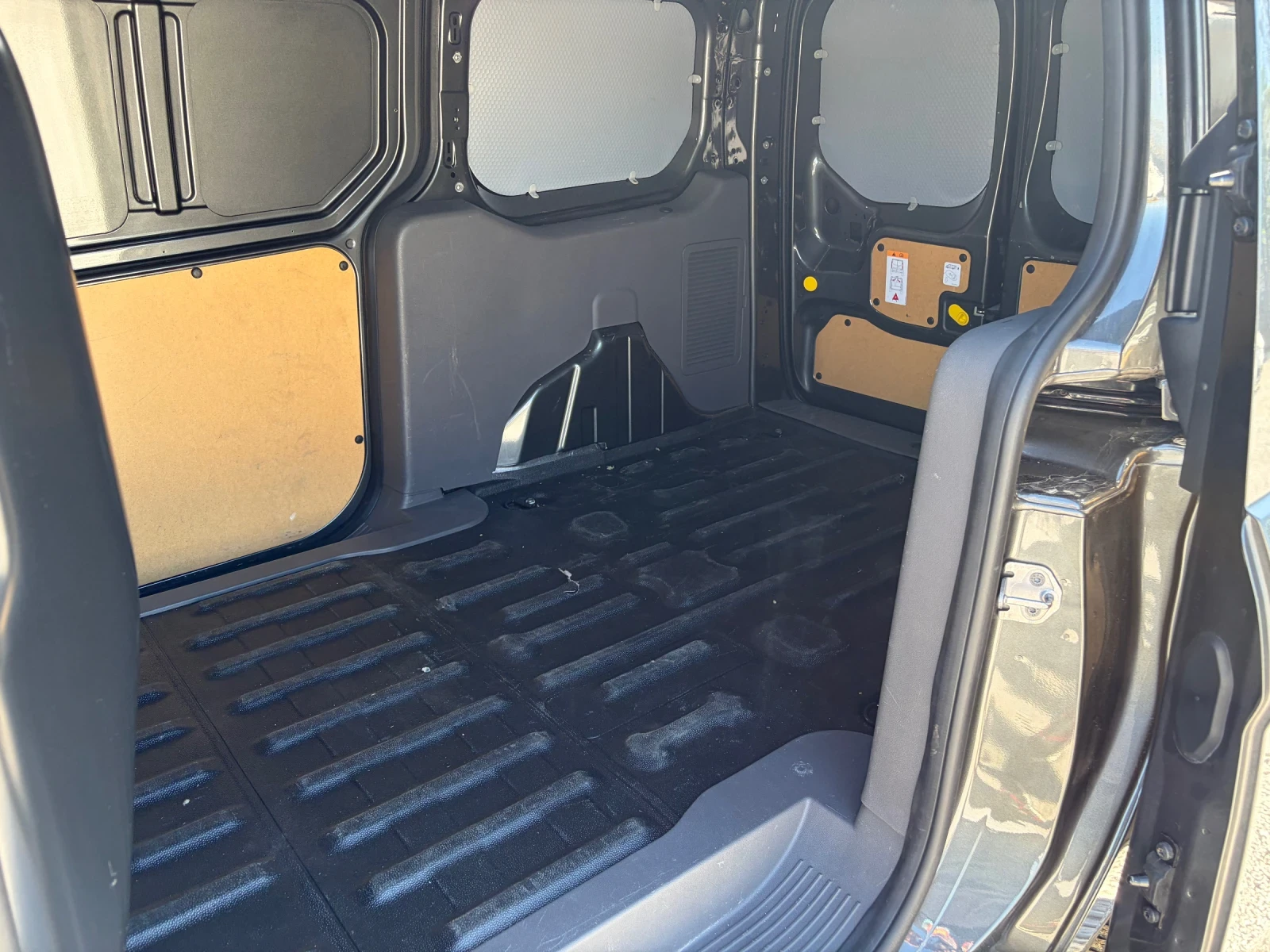 Ford Connect Titanium 1.5 TDCI 120 �.�. | Mobile.bg � ����������� 9