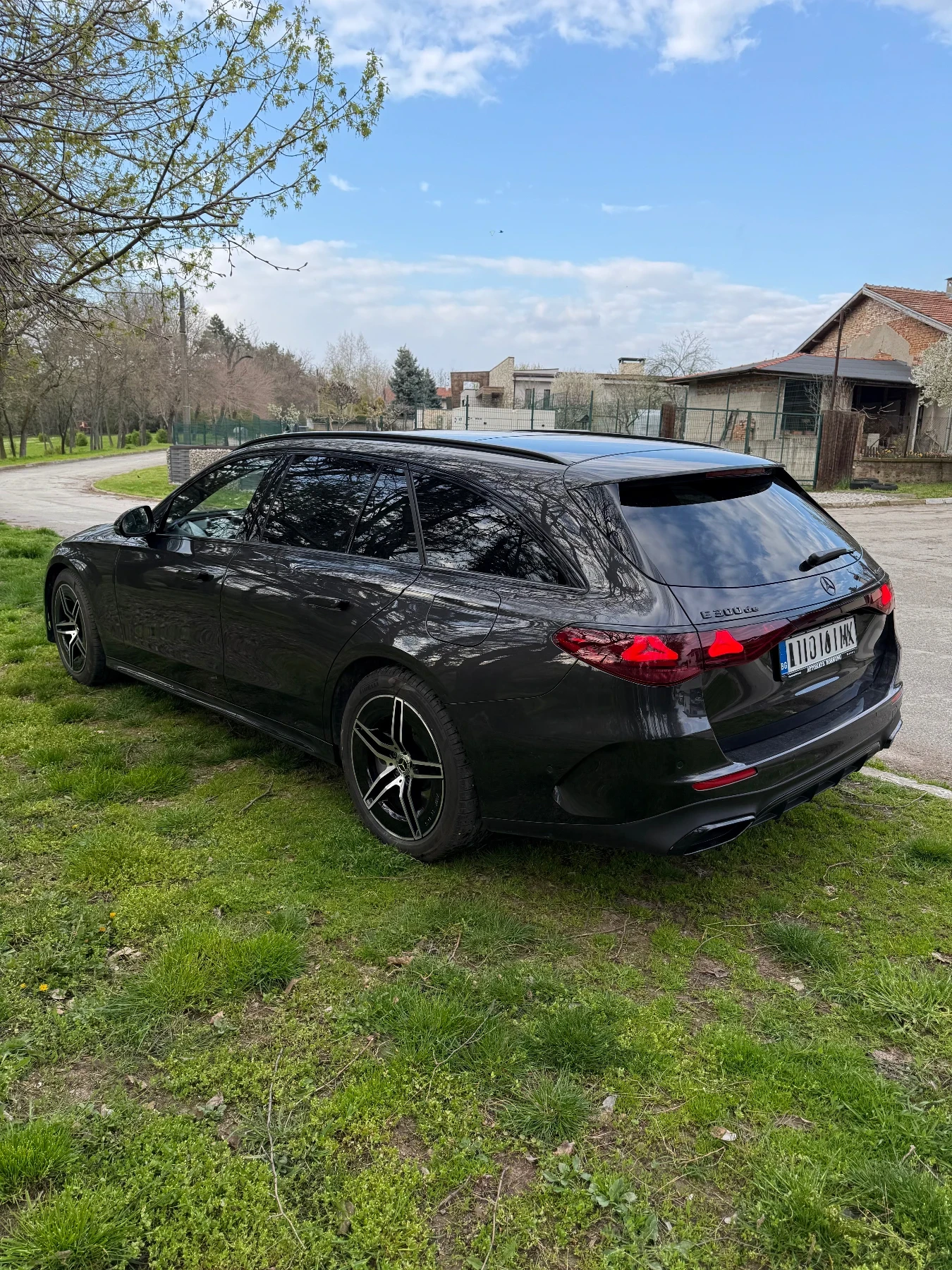 Mercedes-Benz E 300 de 4matic, снимка 2 - Автомобили и джипове - 54167774