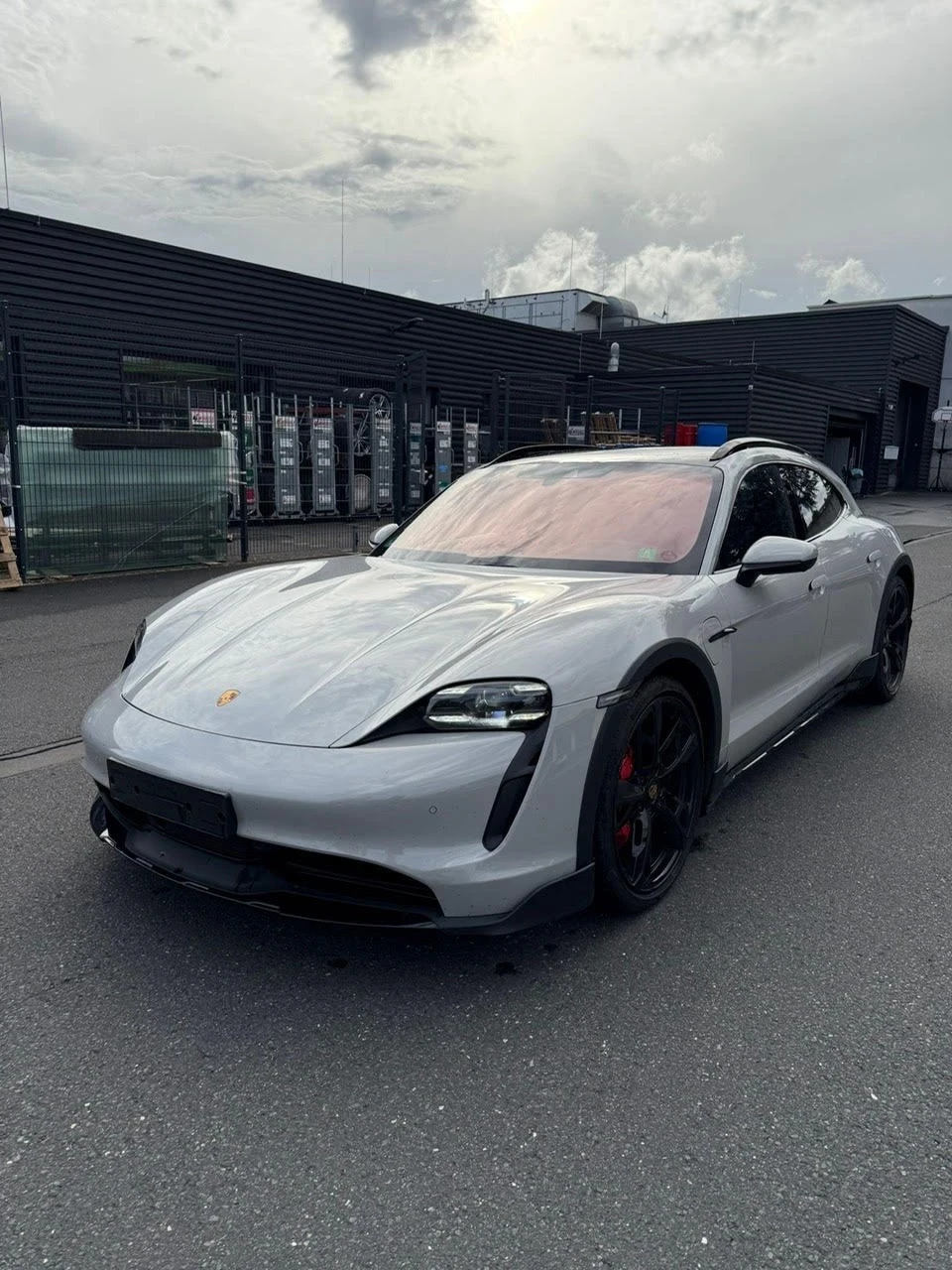 Porsche Taycan 4S Cross Turismo Off-Road Package 