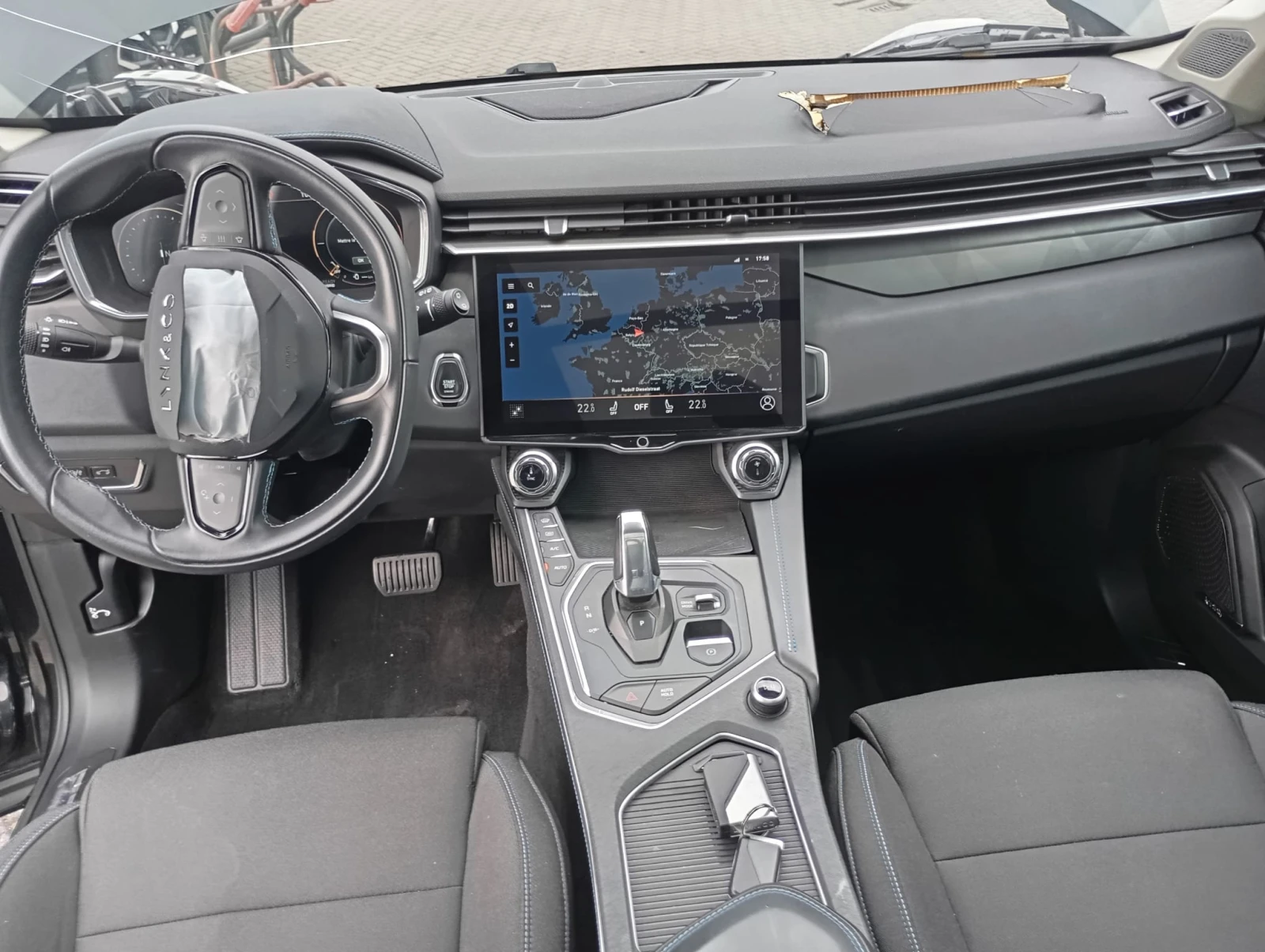 LynkCo 01 1.5 PLug In Hybrid | Mobile.bg � ����������� 9
