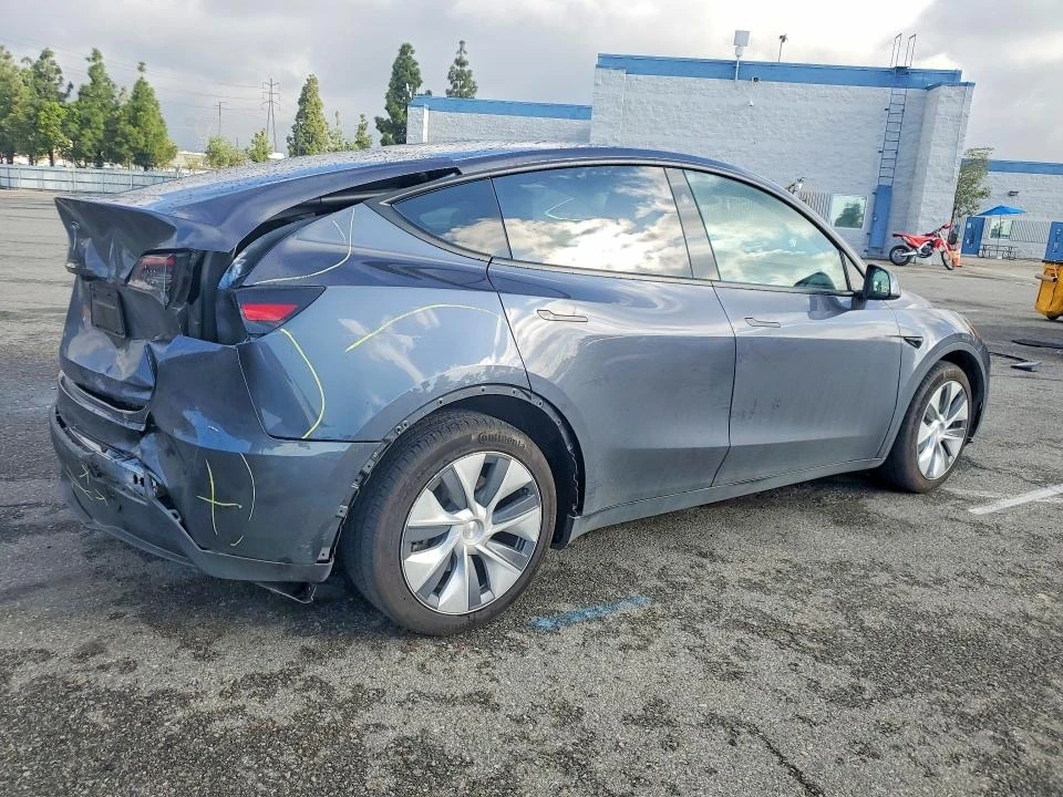Tesla Model Y, снимка 3 - Автомобили и джипове - 54656132