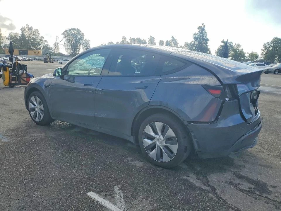 Tesla Model Y, снимка 2 - Автомобили и джипове - 54656132
