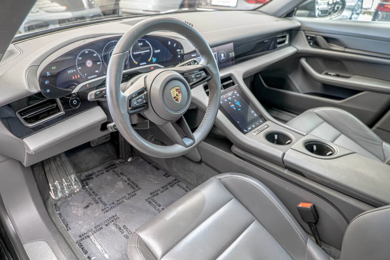 Porsche Taycan 4s Perf./PDLS/PESS/PVTS Plus/PASM/Камера 360/, снимка 7 - Автомобили и джипове - 54704337