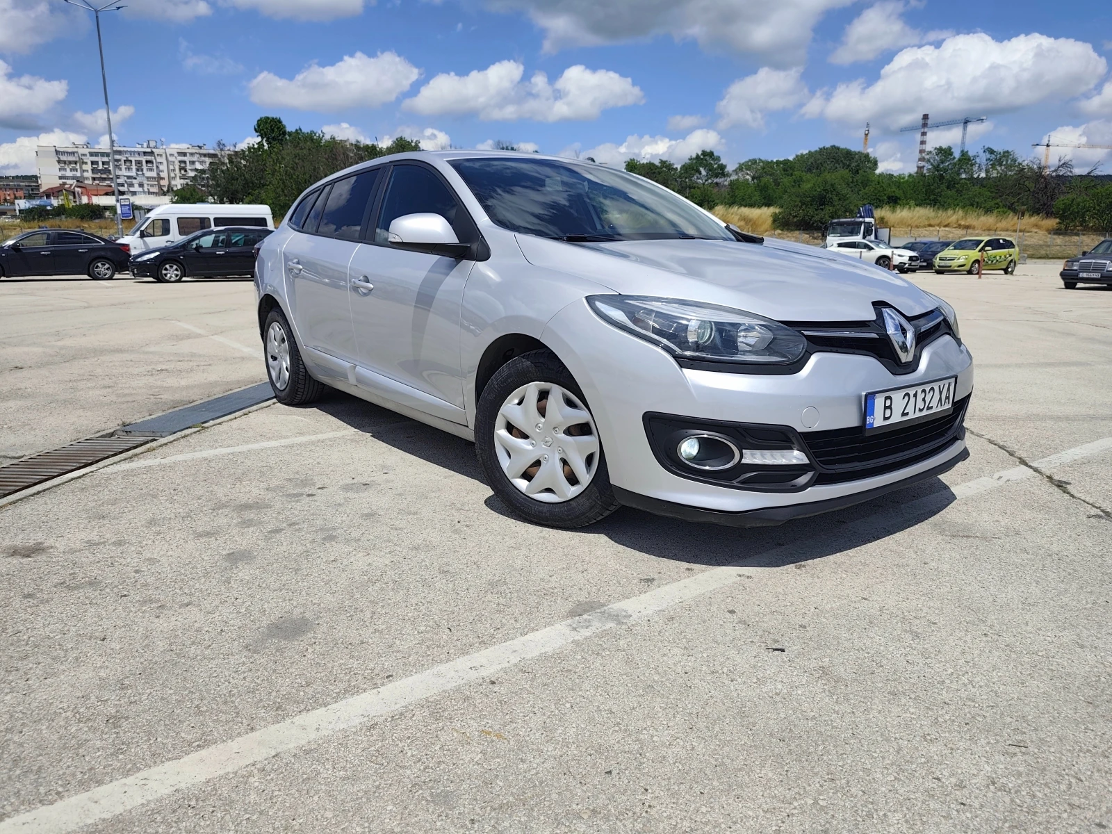 Renault Megane 1.5 DCI, снимка 3 - Автомобили и джипове - 54945653