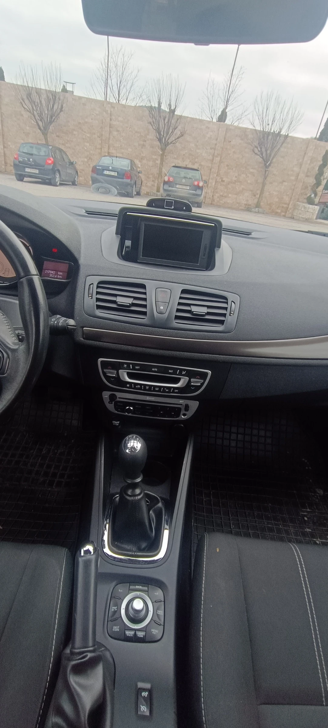 Renault Megane 1.5 DCI, снимка 11 - Автомобили и джипове - 54945653