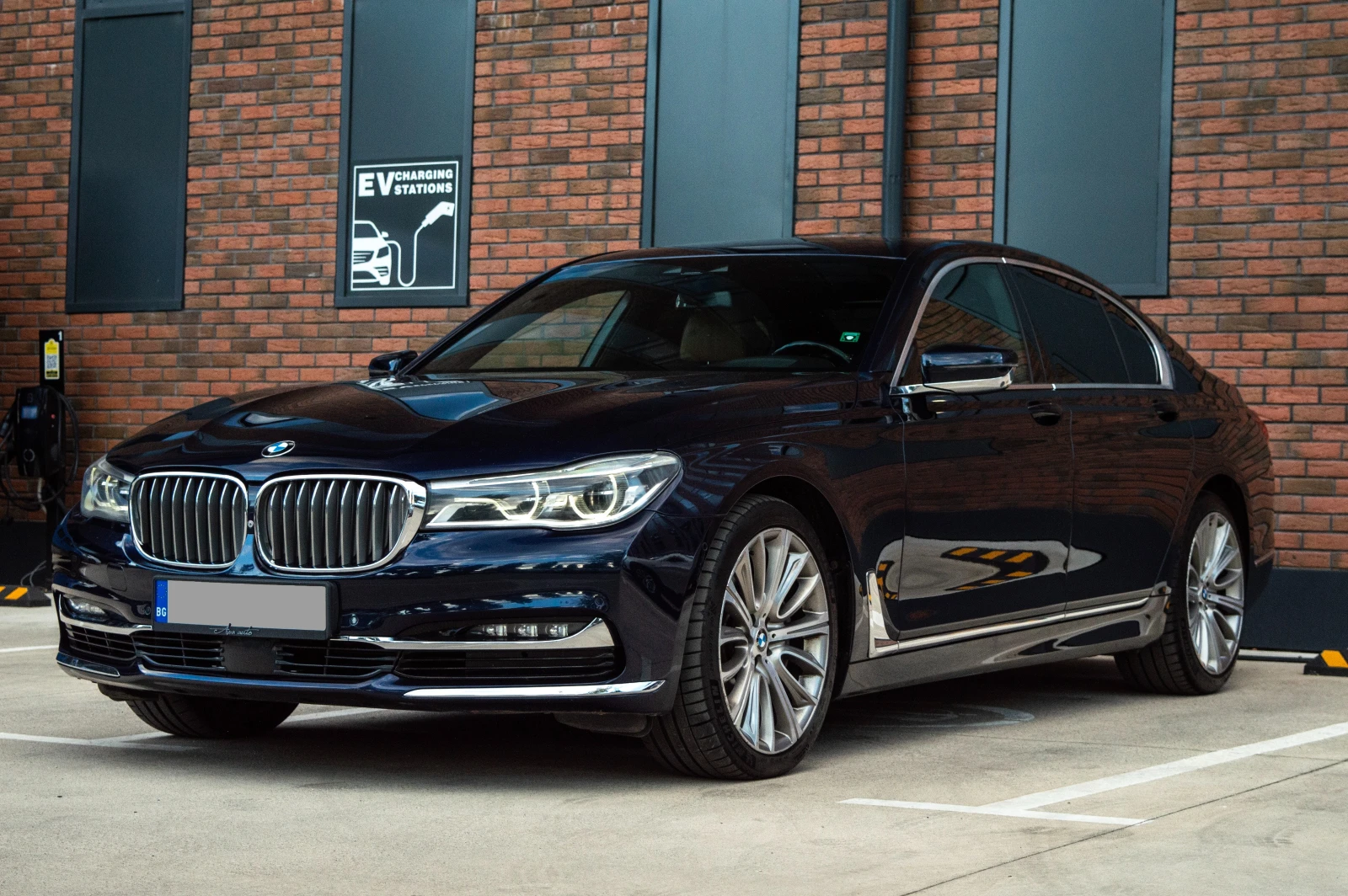 BMW 750 i xDrive , снимка 2 - Автомобили и джипове - 55129741