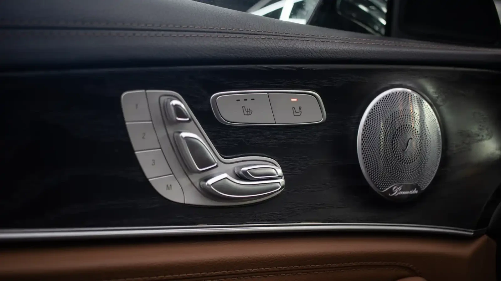 Mercedes-Benz E 350 E350/9G/4matic/Digital/Burmaster/Multibeam/, снимка 11 - Автомобили и джипове - 55180471