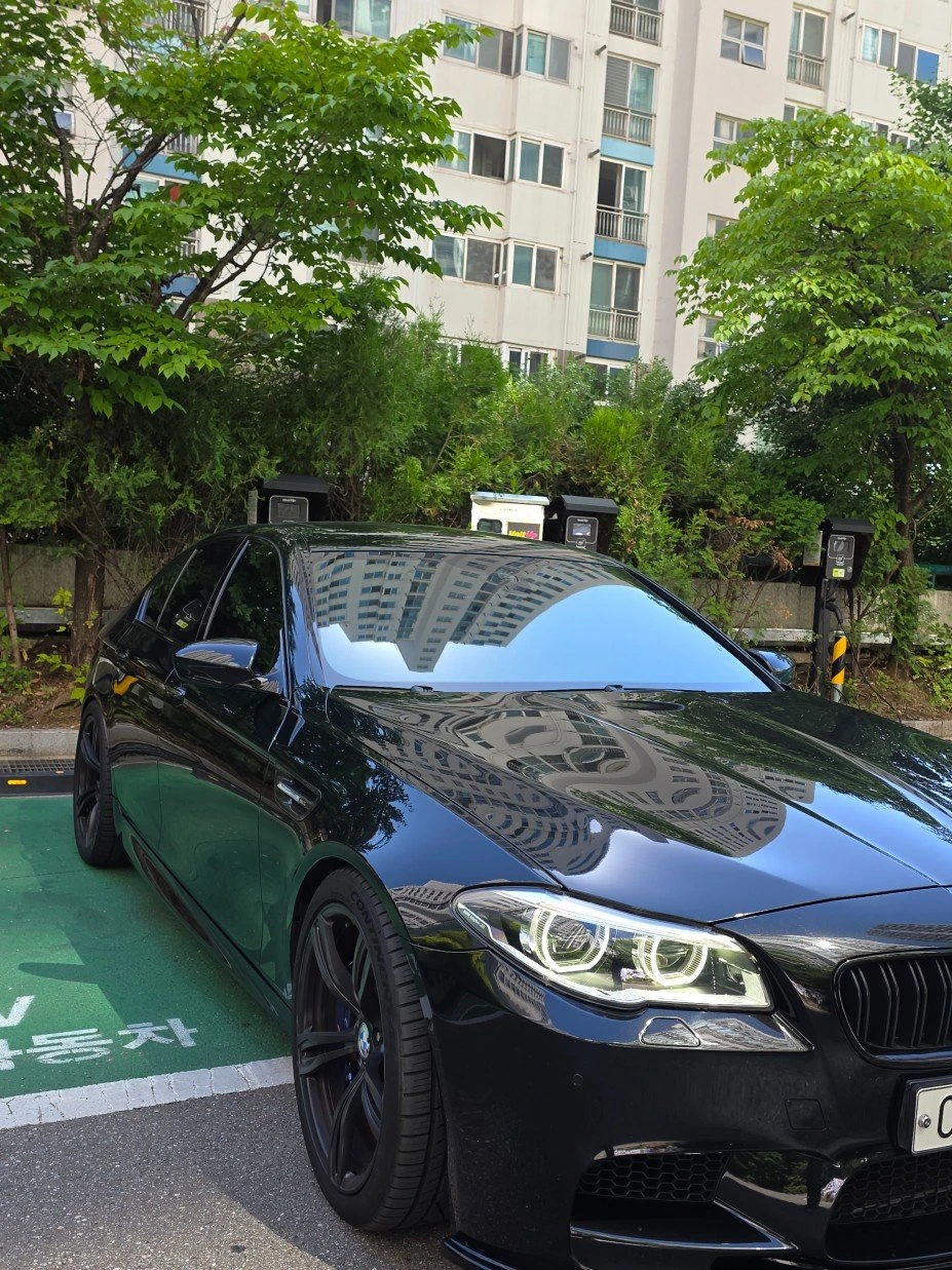 BMW M5 ЛЮК* HUD* 360* ПОДГРЕВ ВОЛАН* КРАЙНА ЦЕНА, снимка 4 - Автомобили и джипове - 55378794